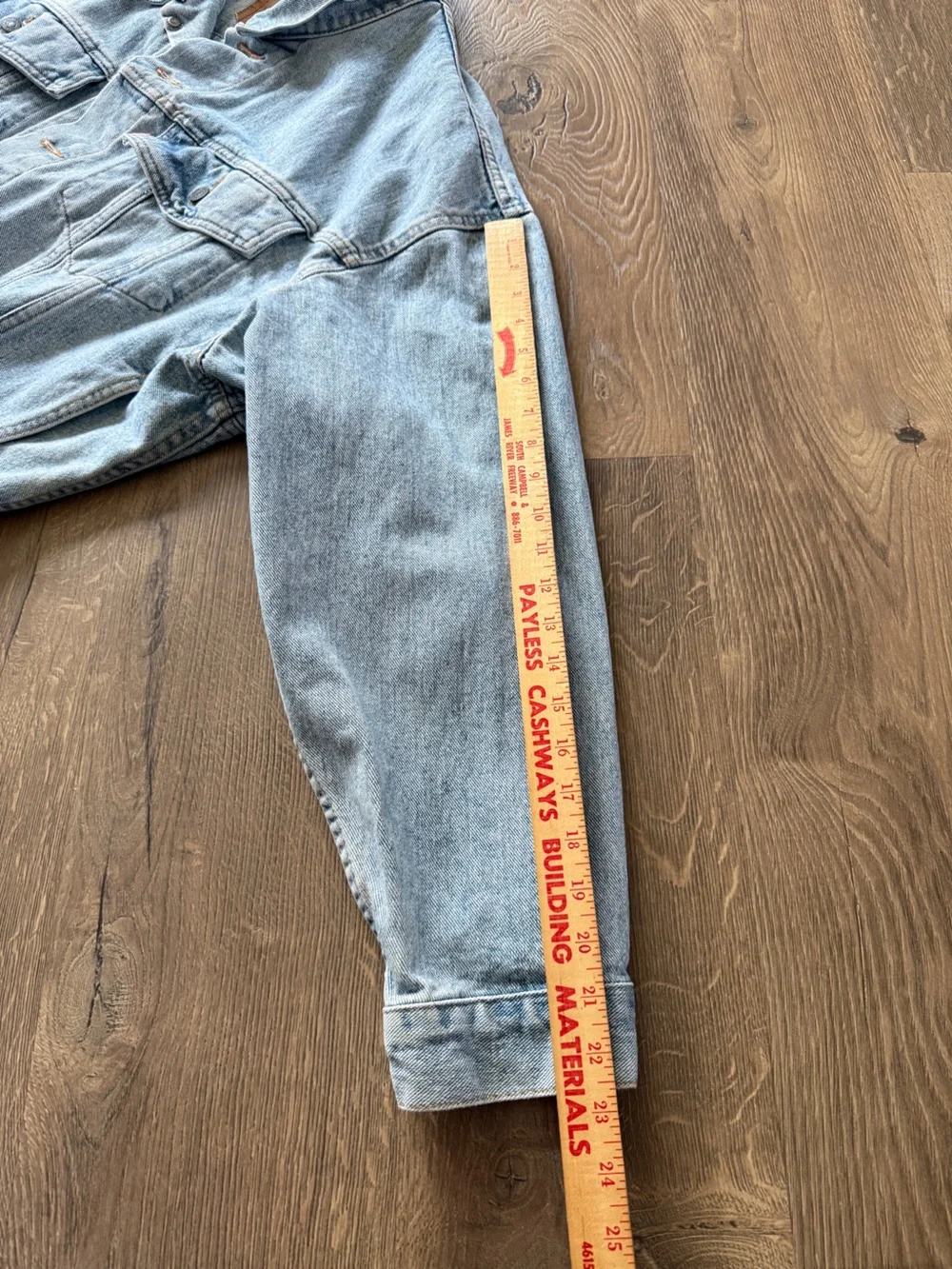 Vintage 1992 Levi’s Classic Light Wash Denim Jacket size Large